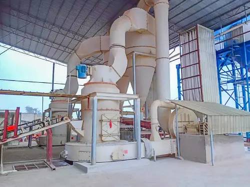 What equipment is used for bentonite powder making? 